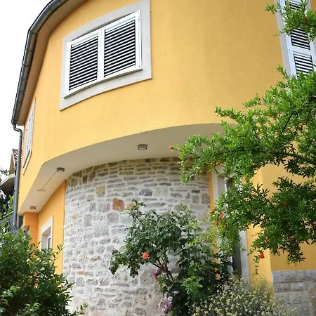 Guest house Matanovi Dvori-krka National Park Lozovac