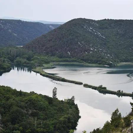 Matanovi Dvori-krka National Park Guest house Lozovac
