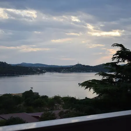 Matanovi Dvori-krka National Park Guest house