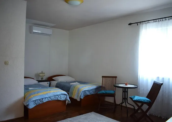 Matanovi Dvori-krka National Park בית הארחה לוזובאק