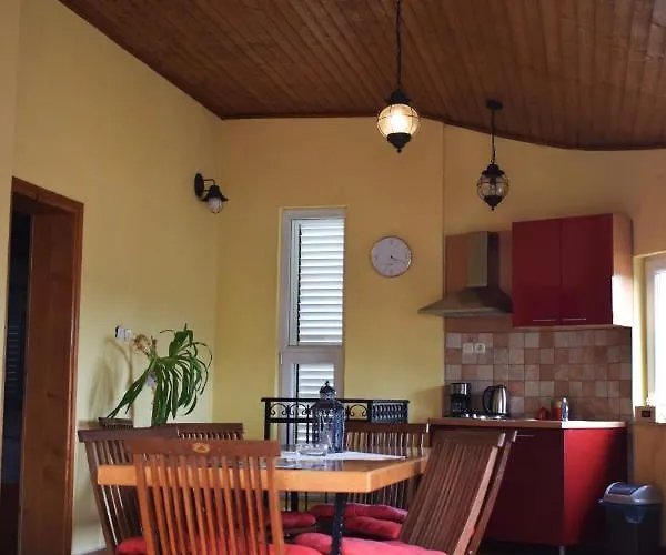 Matanovi Dvori-krka National Park 3* לוזובאק