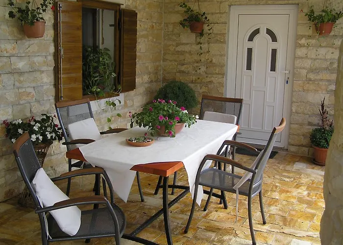 Matanovi Dvori-krka National Park בית הארחה לוזובאק