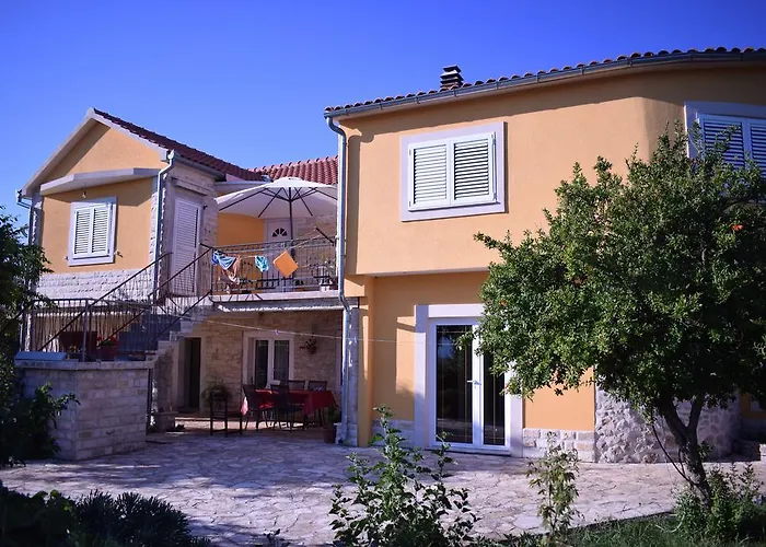 Matanovi Dvori-krka National Park בית הארחה לוזובאק